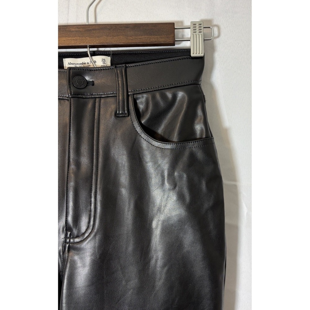 Abercrombie & Fitch Ultra High Rise Vegan Leather Pants 25/0R '90s Straight - Picture 3 of 16
